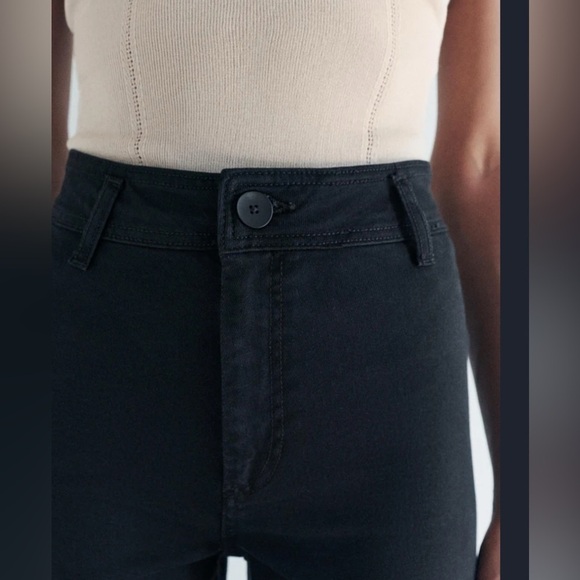 Zara Slim Fit Relaxed Leg High-waisted jeans with back patch pocket size 6 - Picture 4 of 13